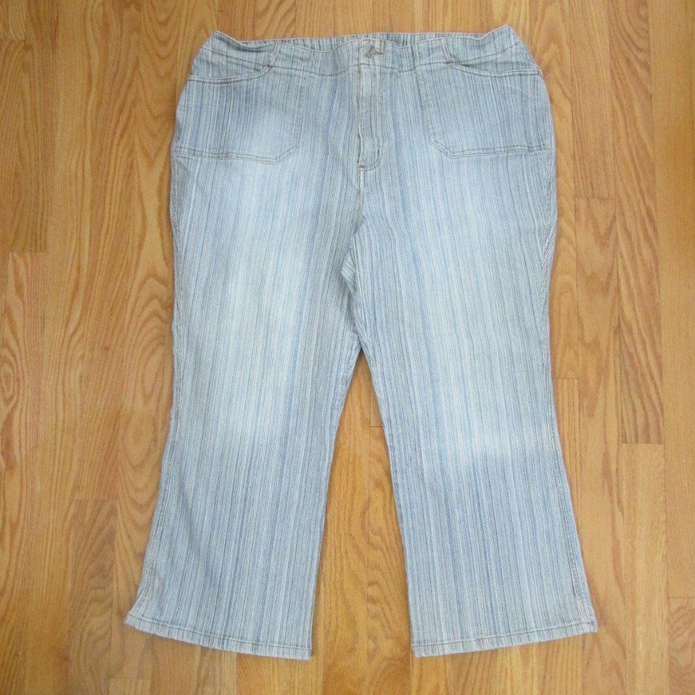 CAROLINA BLUES WOMENS SIZE 18 CAPRI JEANS BLUE STRIATED DENIM CROPPED PANTS FLEX